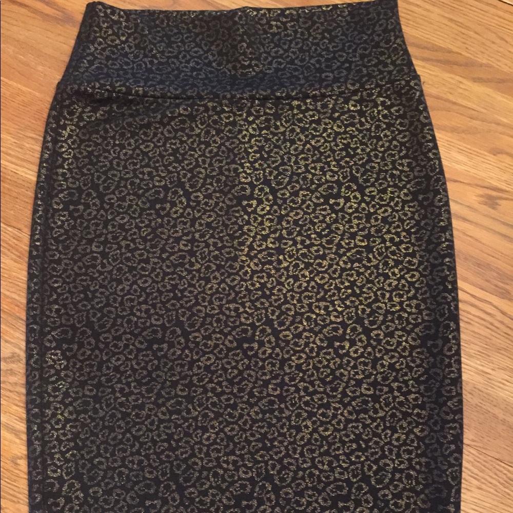 Black & Gold Leopard Print